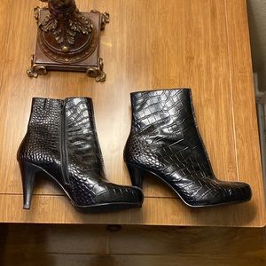 Audrey brooke Croc style boots